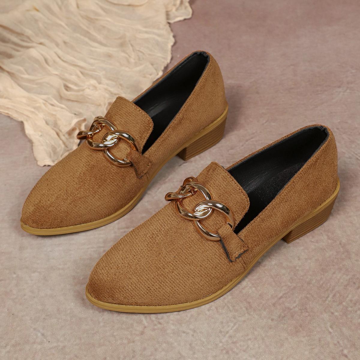 

Новые ретро британские туфли-лодочки с острым носком на низком каблуке, женские, внешнеторговые, на толстом каблуке, с цепочкой, леопардовым принтом, лоферы 36