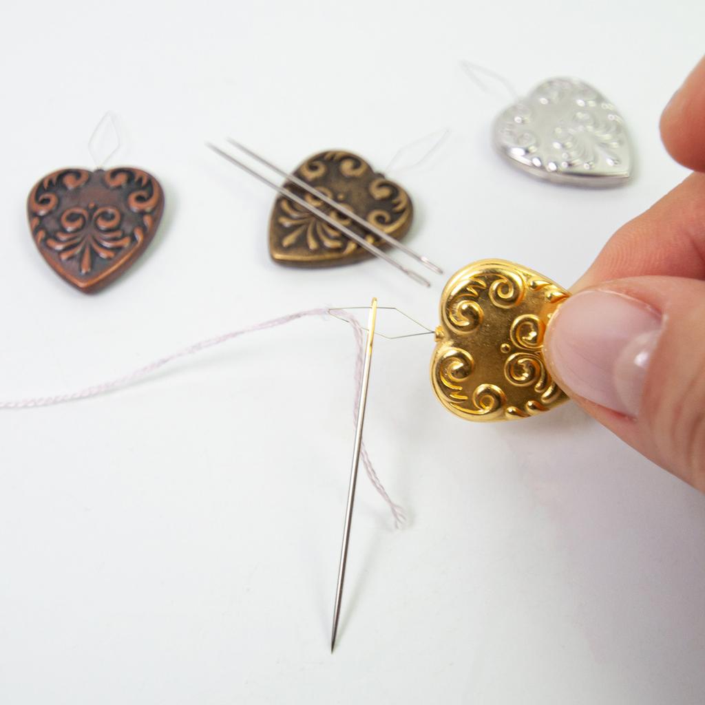 Vintage Needle Threader with Magnetic Needle Holder 2 In 1 Needle Threader with Needle Minders Metal Sewing Pin Holder