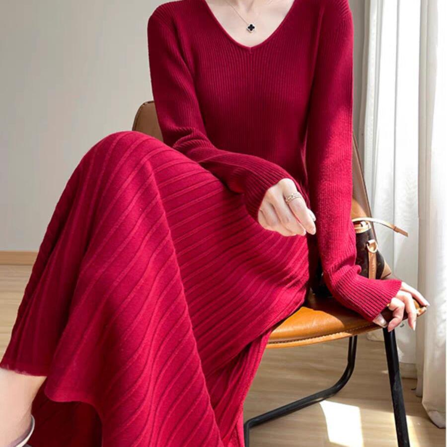 Women's Autumn and Winter Waist-hugging and Slimming A-line Base Skirt Mid-length Pullover Long Sleeve Over-knee Knitted Dress
