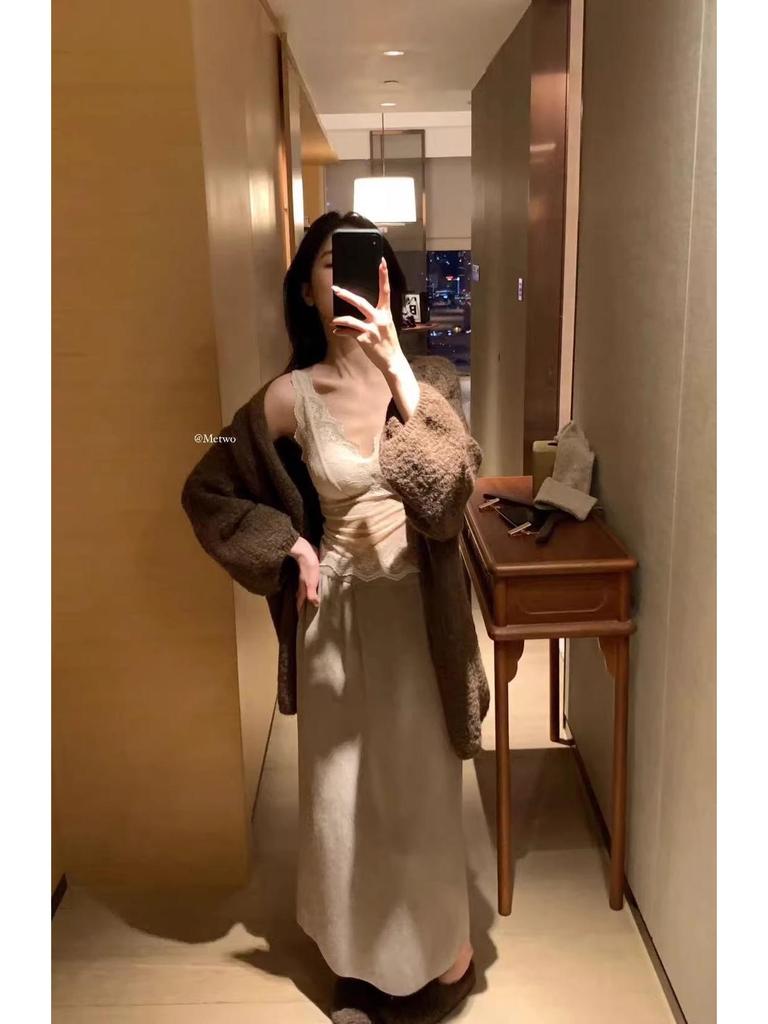 2025 Winter French Luxury Lace Camisole for Women