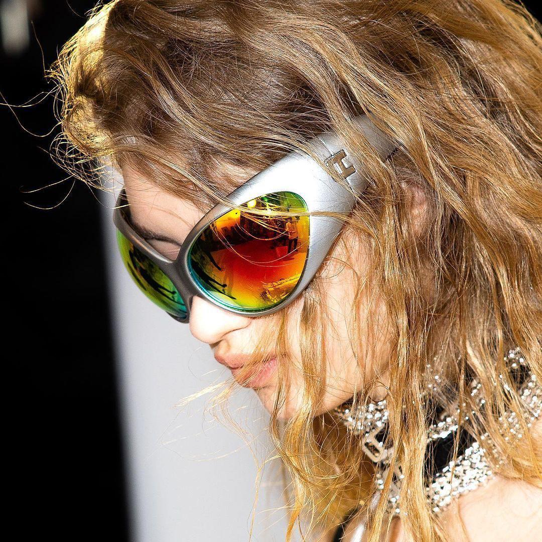 

Y2K Cat-Eye Sunglasses: Colorful, Bold, Unisex, Large Frame білий