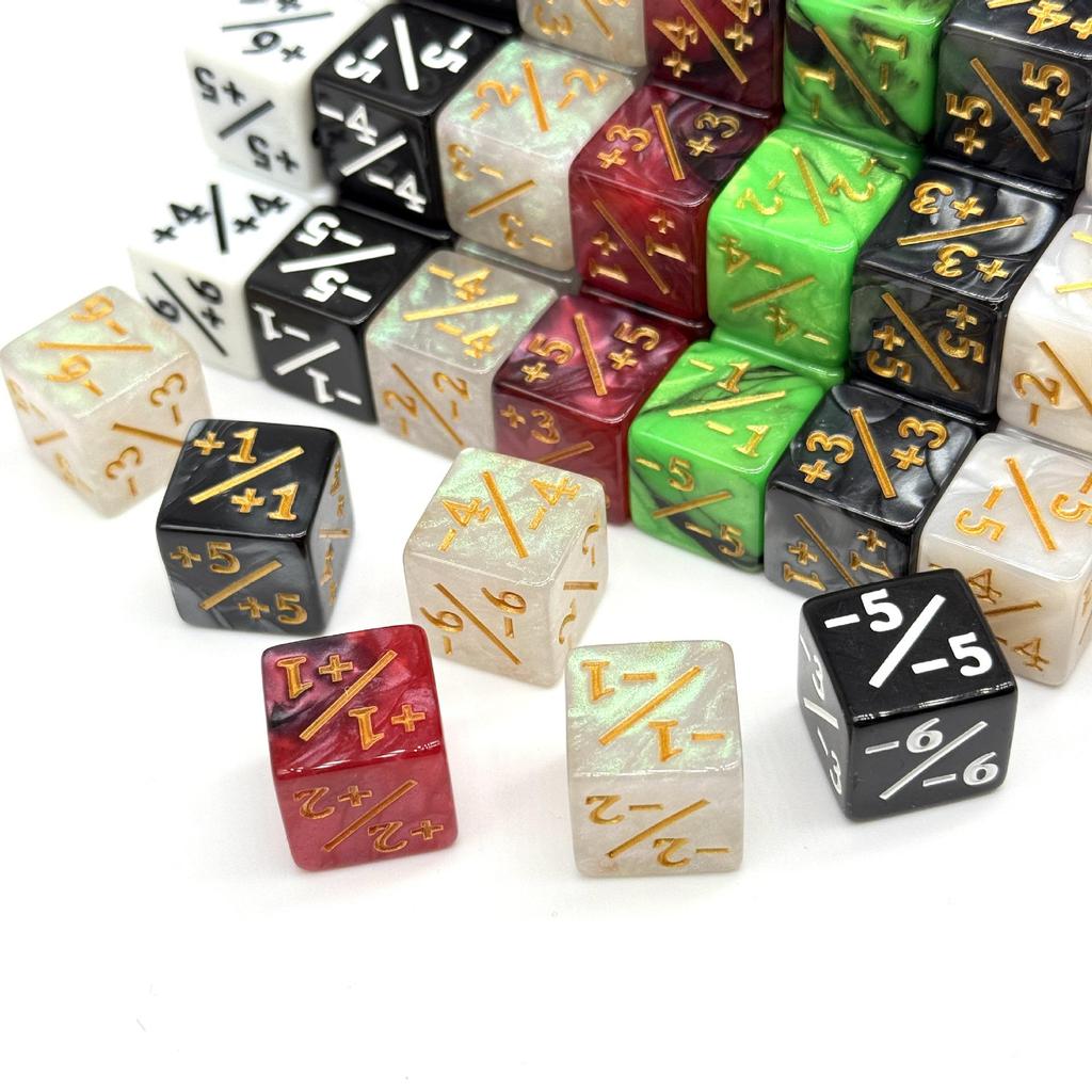 16mm Sada sčítacích a odčítacích kostek - Kostky s čísly a znaménky plus/minus pro stolní hry MTG
