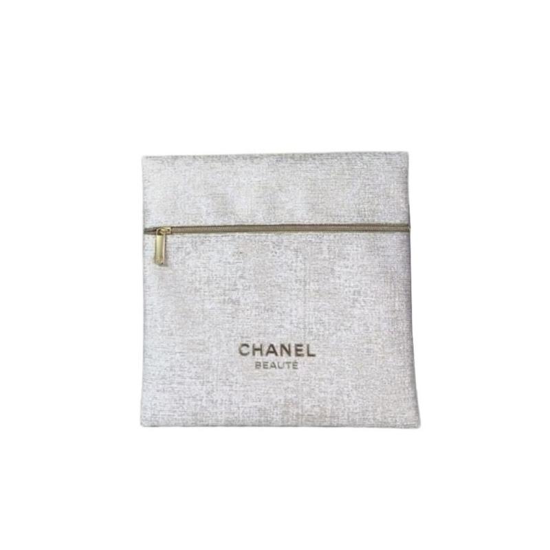 Handgefertigte DIY Chanel-inspirierte Make-up-Tasche zum Selbermachen