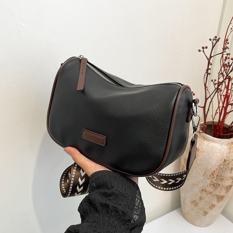 New Fashion Niche Design Wide Shoulder Underarm Pillow Bag Small Square Bag Women's Bag Trendy Simple Single Shoulder Oblique Span Bag