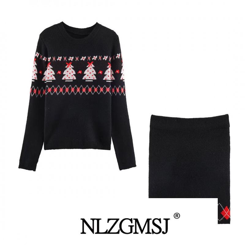 

2025 Winter European & American Style Christmas Pullover Round Neck Top & Skirt Set Large