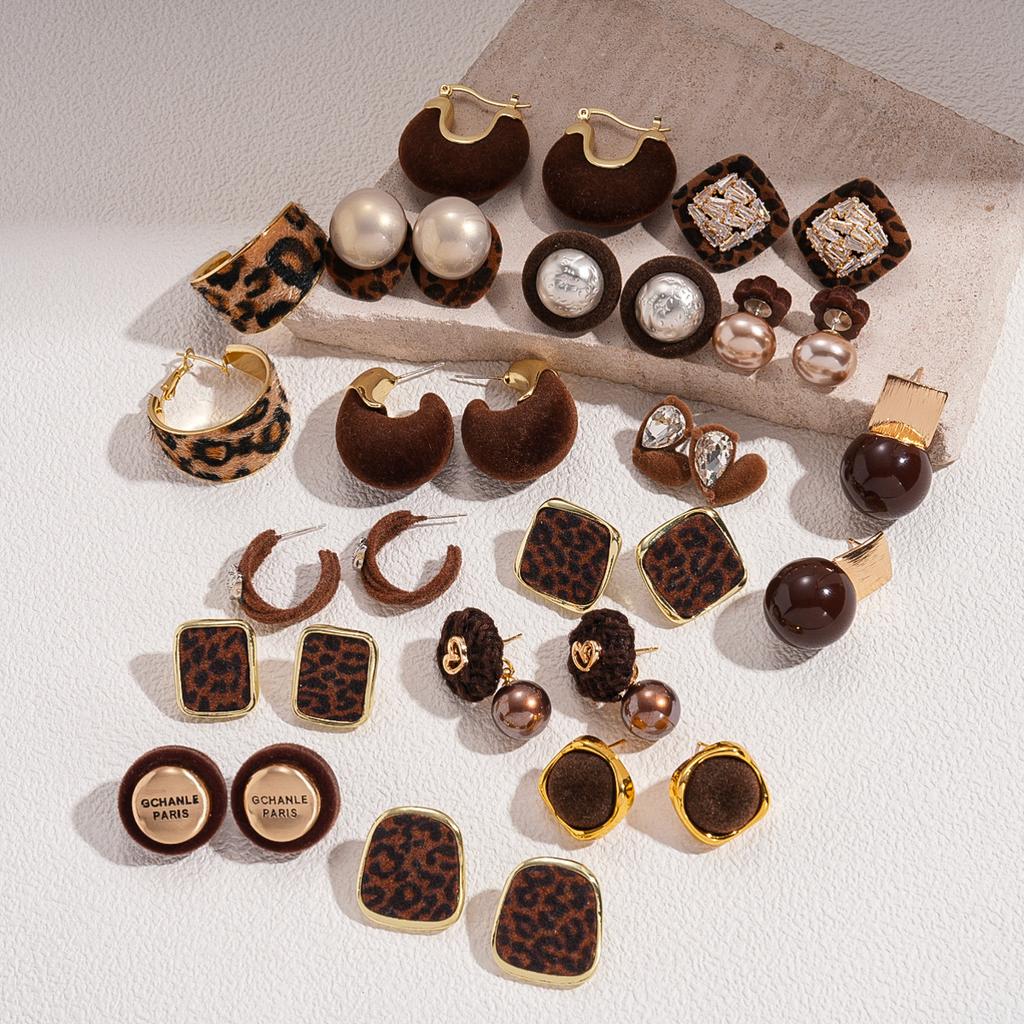 Autumn and winter flocking leopard print geometric round square stud earrings retro Maillard simple niche earrings