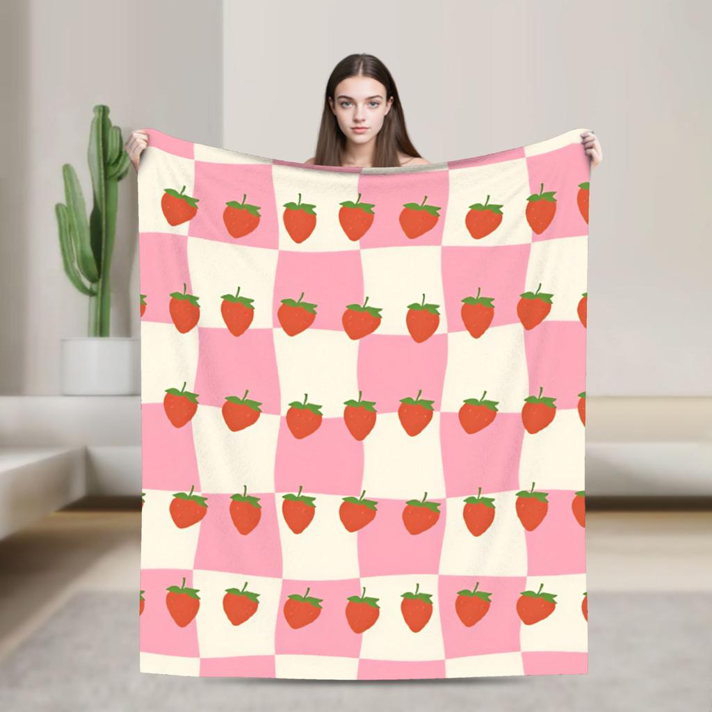 Pink Strawberry Blanket Warm Soft Funny Plush Throw Blanket For Couch Bed Decorative Flannel Bedspread Bed Cover