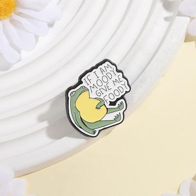 Faul Frosch Emaille Anstecknadeln Custom LET KARMA HANDLE IT Broschen Reversabzeichen Kleidung Tier Schmuck Geschenk für Freunde