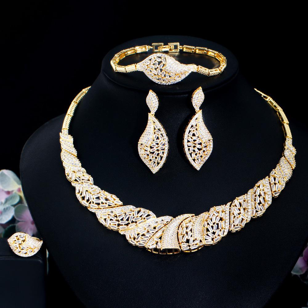 

Full Diamond Zircon Bridal Banquet Set Chain Personalized Necklace Earrings Earrings Four-Piece Set