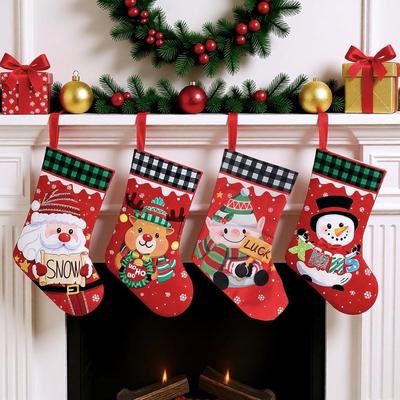4'lü Noel Süsleri Çoraplar Kardan Adam, Noel Baba, Ren Geyiği Çorapları Noel Ağacı Süsleme Öğeleri Hediyeler Asmalar Çorap Seti