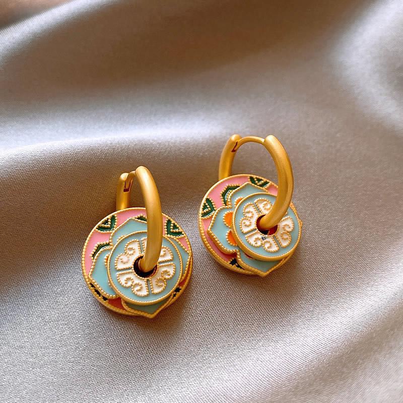 

Элегантные китайские ретро-серьги 2024 года: Роскошный винтажный стиль для женщин