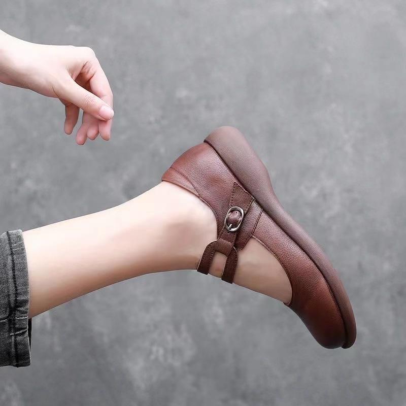 Soft-soled mother shoes are comfortable and non-slip, middle-aged retro small leather shoes are lightweight, 2025 autumn new one-word buckle single s