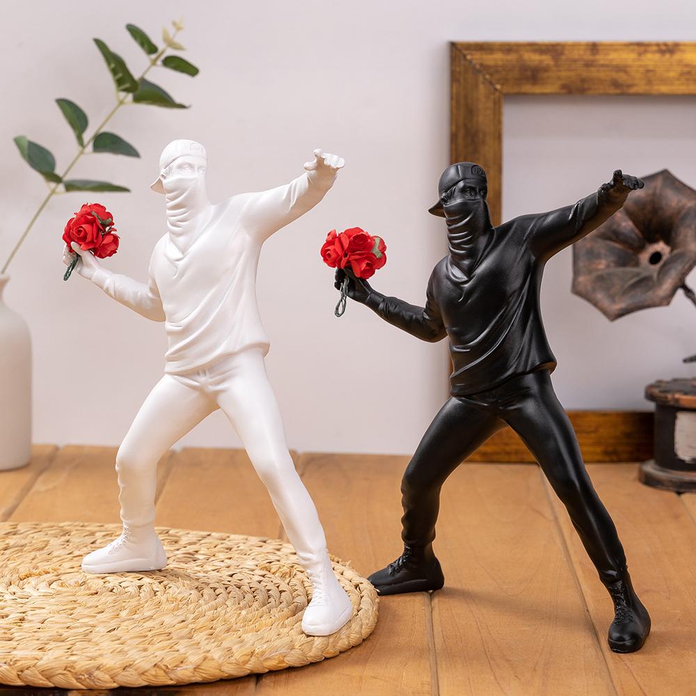 Flower Thrower Sculpture,Figurine for Home Decoration,Office Desk and Bookshelf Ornaments, Modern Decorative Character Figurines