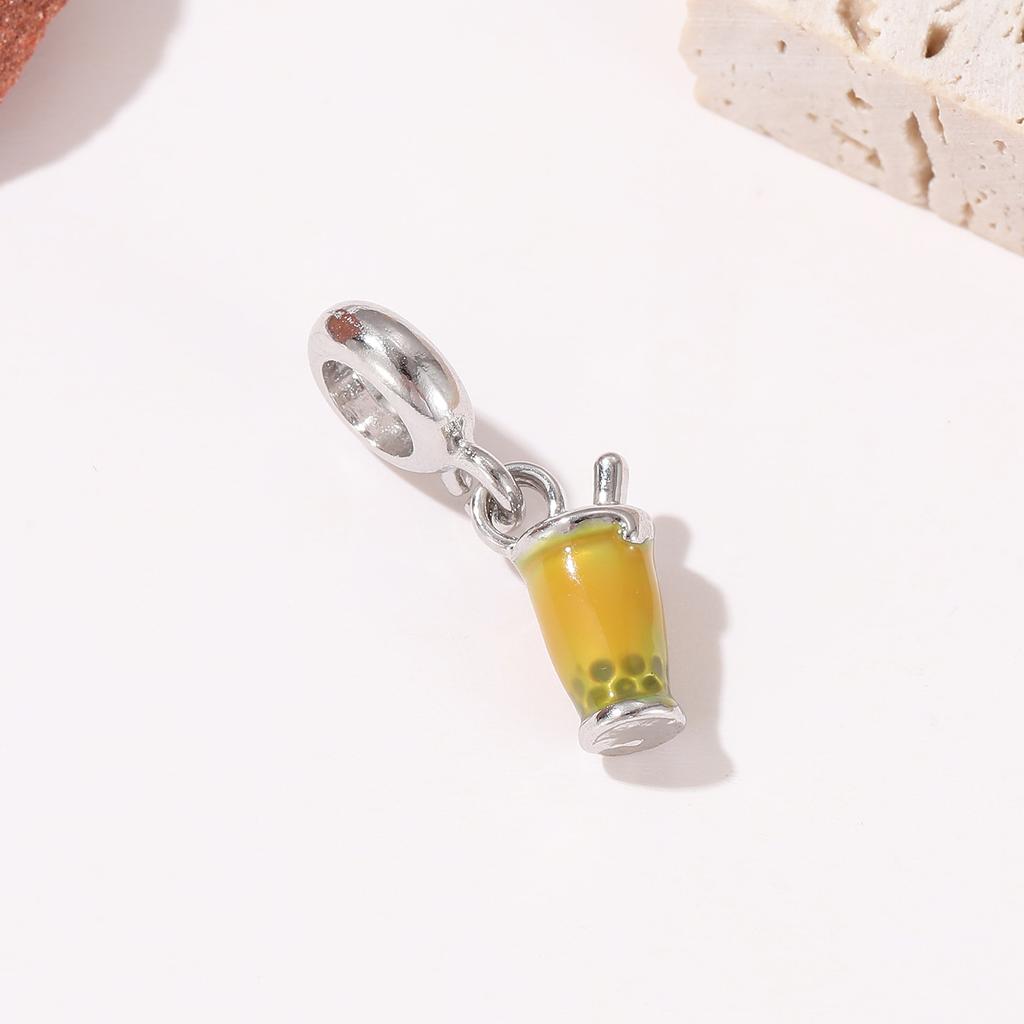Nové originální slitinové korálky Hudební buben Kytara Visací přívěsek Červený taneční smalt Pasuje na náramek Bangle Diy Dámské šperky Dropshipping