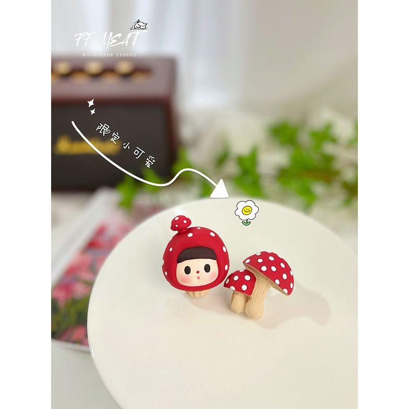 Car Perfume and Aroma Diffuser, Cute and Adorable Mushroom Baby Car Air Conditioning Vent Center Console Diffuser Stone Decoration Accessory