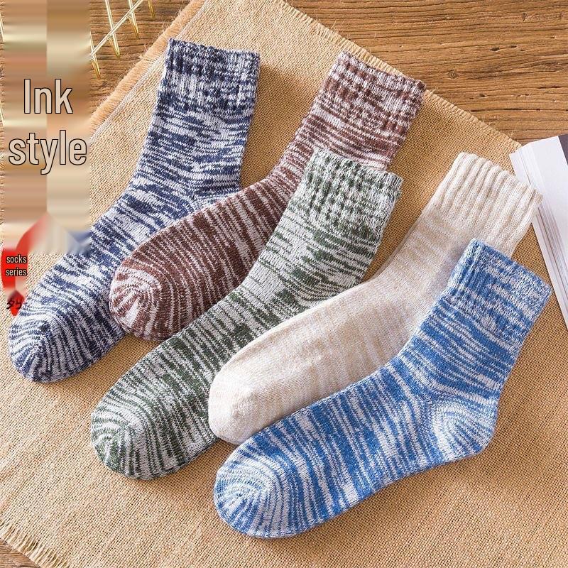 Women's Mid-Calf Reindeer Jacquard Wool Socks - Soft & Comfortable for Autumn and Winter