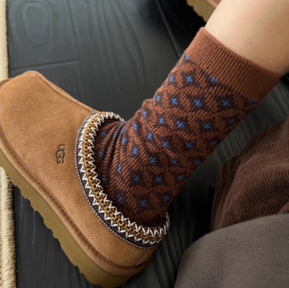 

Retro Geometric Houndstooth Women s Mid-Calf Cotton Socks by Melaude коричневий