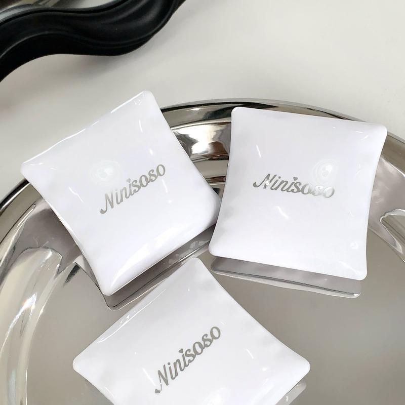 Ninisoso Long Lasting Makeup Powder Natural Soft Focus Oil Control Concealer