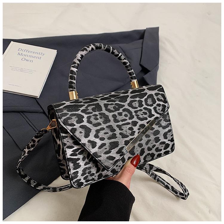 

Женская сумка высокого класса с леопардовым принтом - Модная нишевая сумка на плечо/через плечо Осень/Зима 2024 чёрный