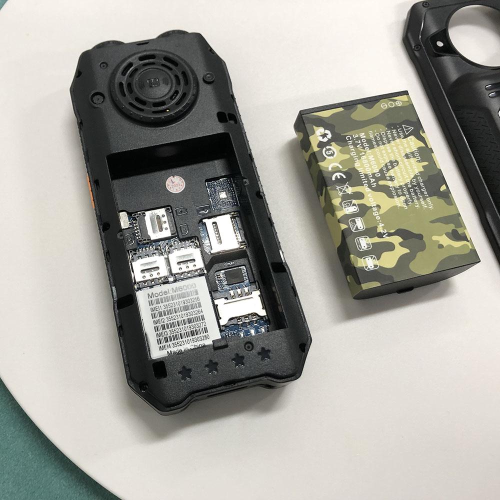 M6000 2G Button Mobile Phone 2.4inches Loud Speaker 2400mAh Flashlight Camera FM Support Four SIM Card Feature Mobile Phone