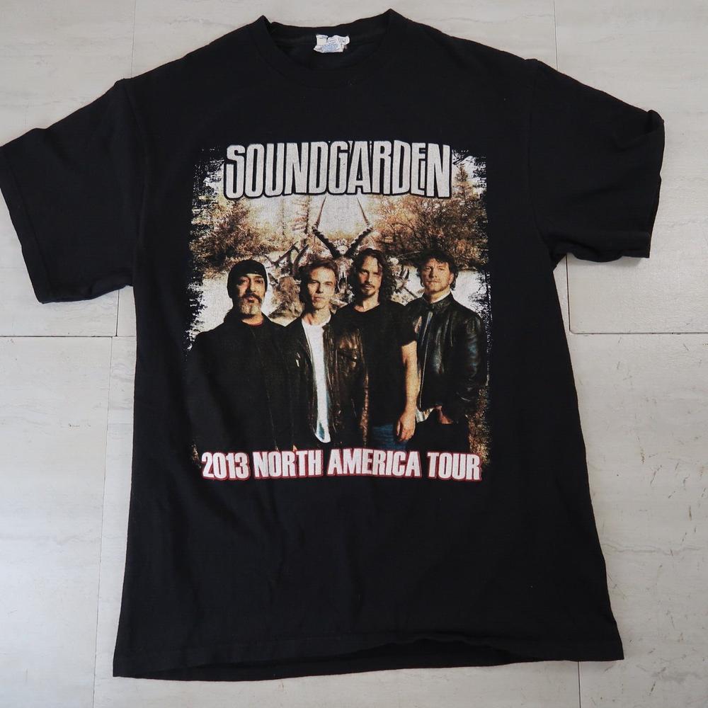 

Футболка унисекс с туром по Северной Америке и концертом Soundgarden 2013 S