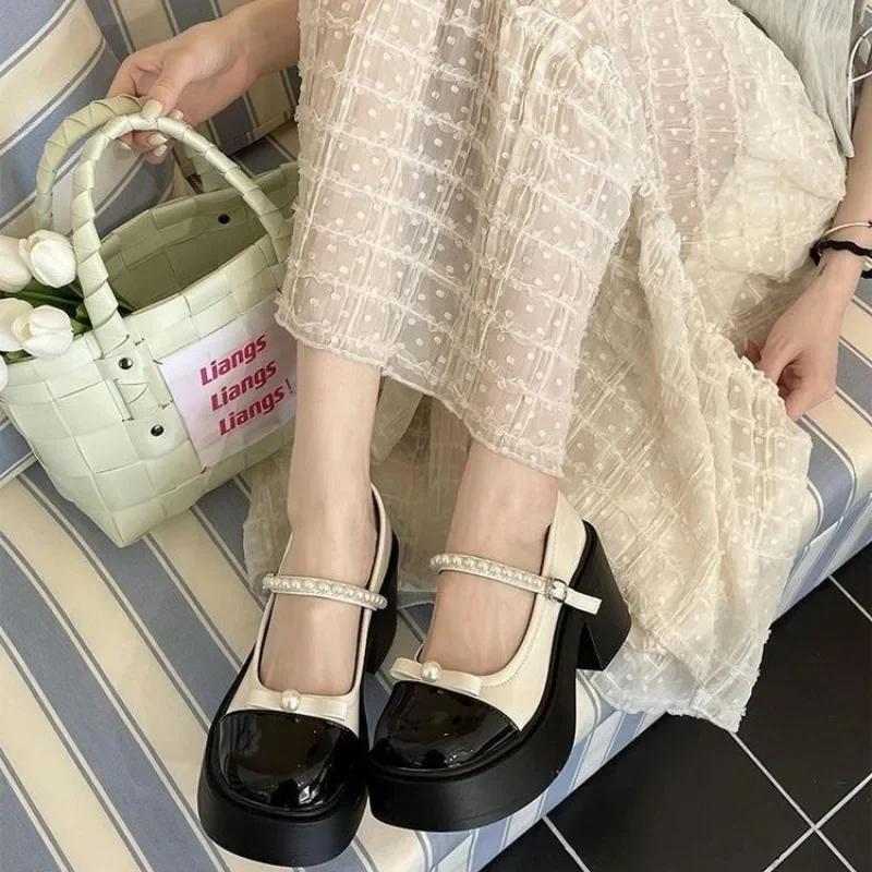 New Sweet Heart Shape Buckle Lolita Shoes Women's Patent Leather Thick Sole Mary Jane Shoes Women's Metal Decorated High Heels