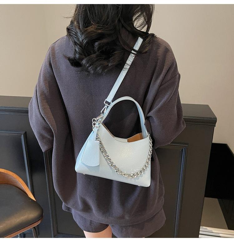 2025 European and American style new women's bag fashionable underarm bag simple bag chain handbag casual large-capacity tote bag