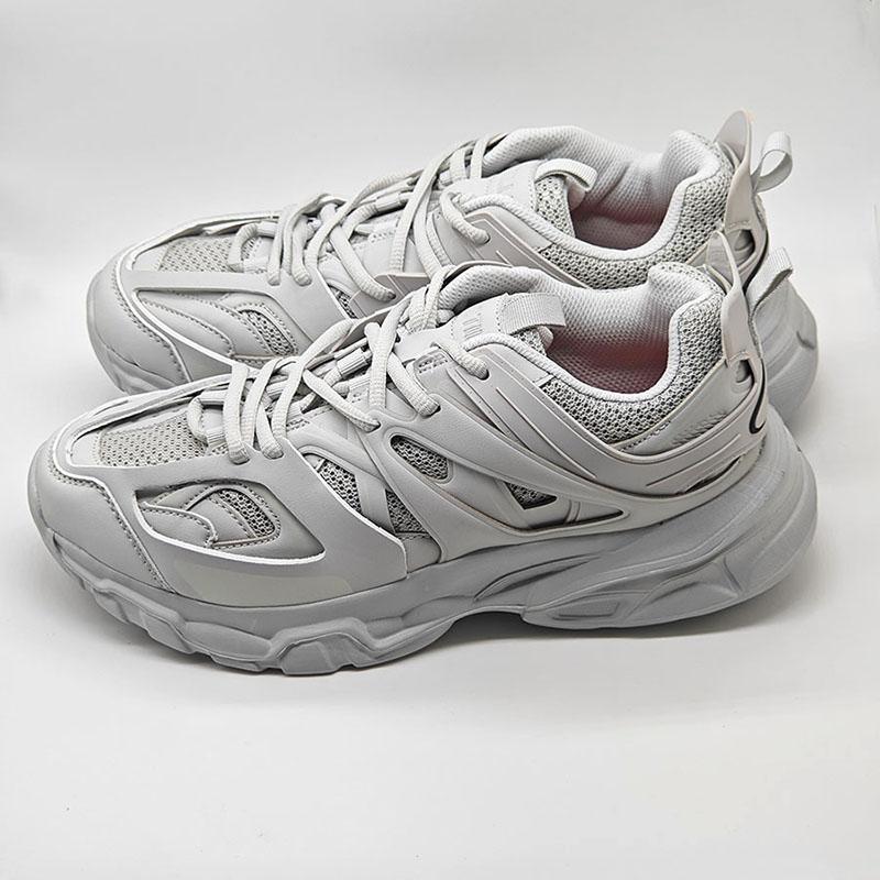 

Men s Outdoor Sports Training Shoes Indoor Running Workout Shoes Shock Absorption Anti-slip Comfortable Wear-resistant 41 сірий колір