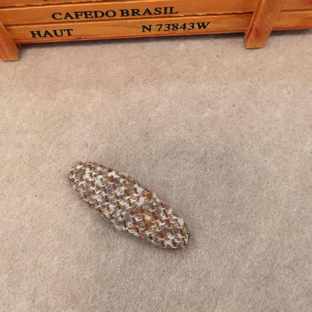 Elegant Wool Hairpin for Women - Chic Fragrance Style Duckbill Clip for Bangs and Flyaways