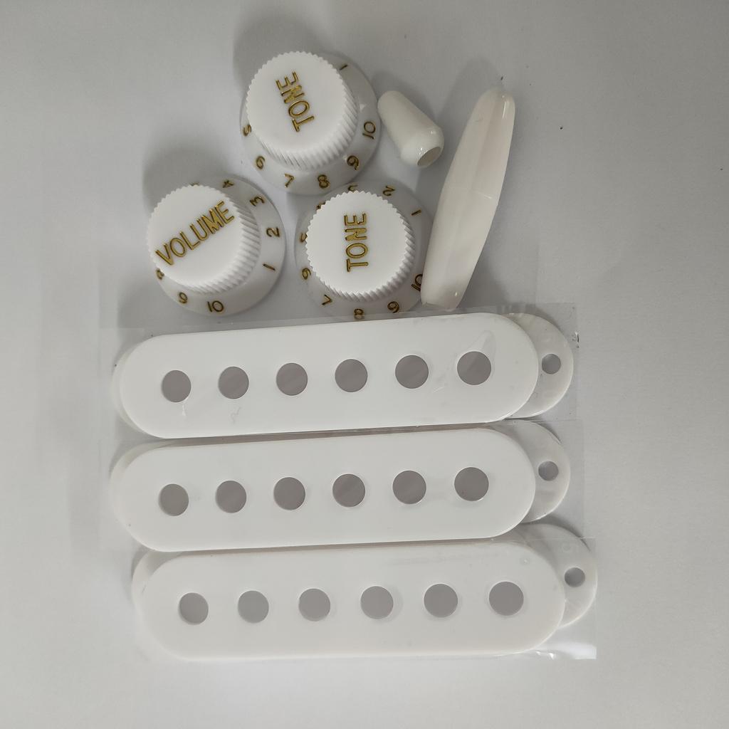 FLEOR Set von 50/50/52mm ST Single Coil Gitarren Tonabnehmer Abdeckungen 2 Ton 1 Volume Regler Schalterspitzen SSS Gitarrenteile