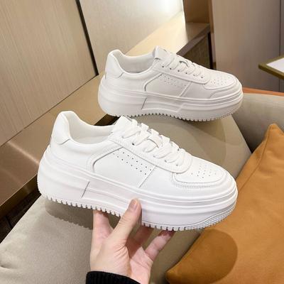 Kleine witte schoenen dames nieuwe lente leer dikke zool rok veelzijdig ademend casual muffin binnenhoogteverhogend damesschoenen