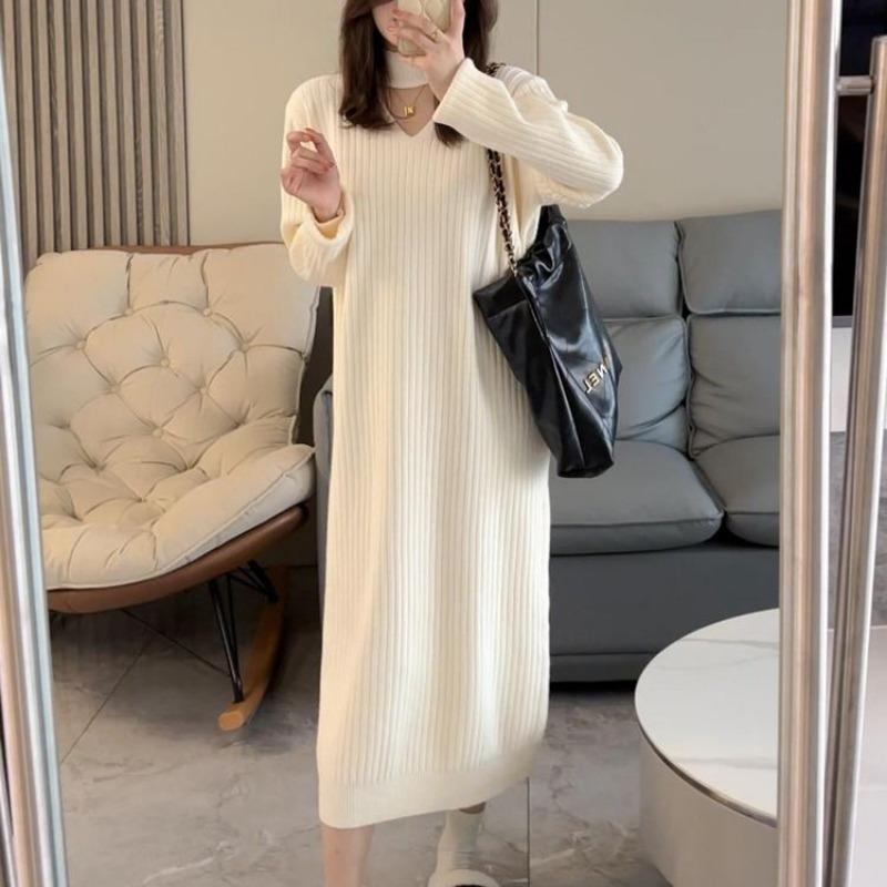 Autumn and Winter New Design V-neck Knitted Dress Women's Fashion Thin with Coat Inside Sweater Long Dress