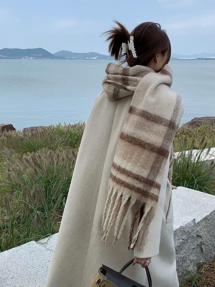 Women's Thick Plaid Yarn Scarf - Versatile, Warm, College Style for Fall/Winter