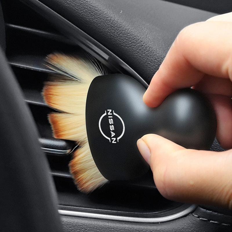 AQS3 Automotive Interior Cleaning Soft Brush Dust Removal Cleaning Tool For New Nissan Juke Serena Versa Micra 350Z 370Z Armada Kicks