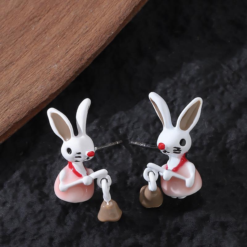 

Korean version of super fashion exquisite fairy dripping oil three-dimensional long-eared rabbit stud earrings high-end niche personalized earrings