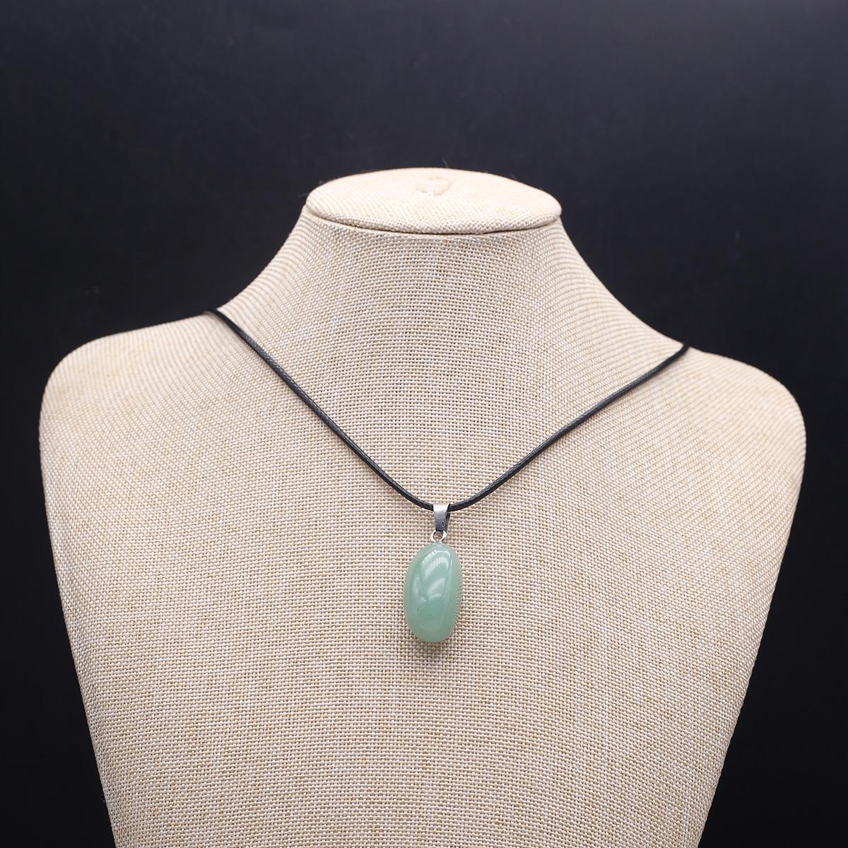 

1 шт. в партии ожерелье из натурального камня, кулон, нерегулярный кристалл, кварц, агат, лазурит, веревочная цепочка, ожерелья для женщин и мужчин, ювелирные изделия, подарки 15 × 25-20 × 30 мм 1Pcs/Green Aventurine