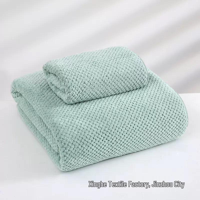 Oversized Coral Fleece Plaid Bath Towel - Absorbent & Quick-Drying for Home Use
