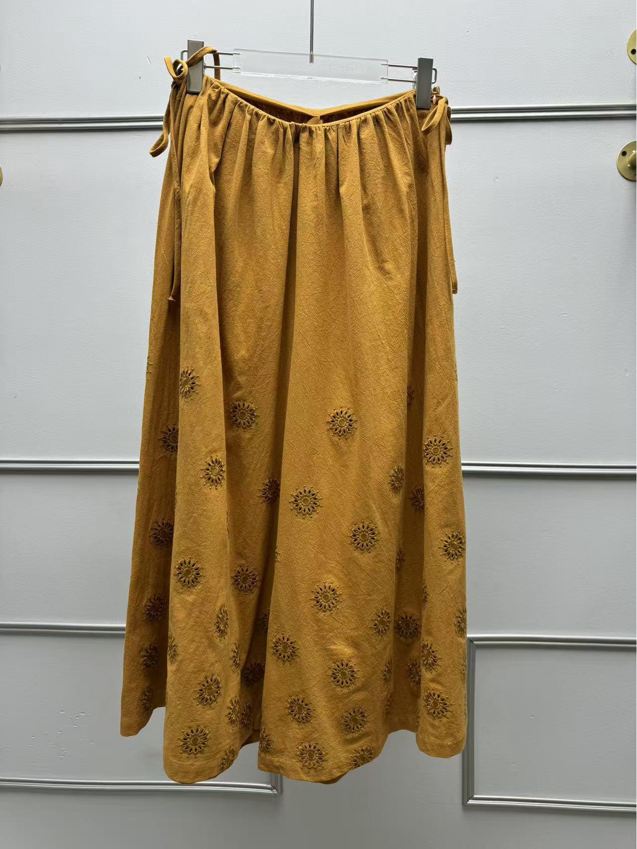 

Retro Solid Color High Waist Wide Leg Pants with Hollow Embroidery - 2026 Spring/Summer Collection S