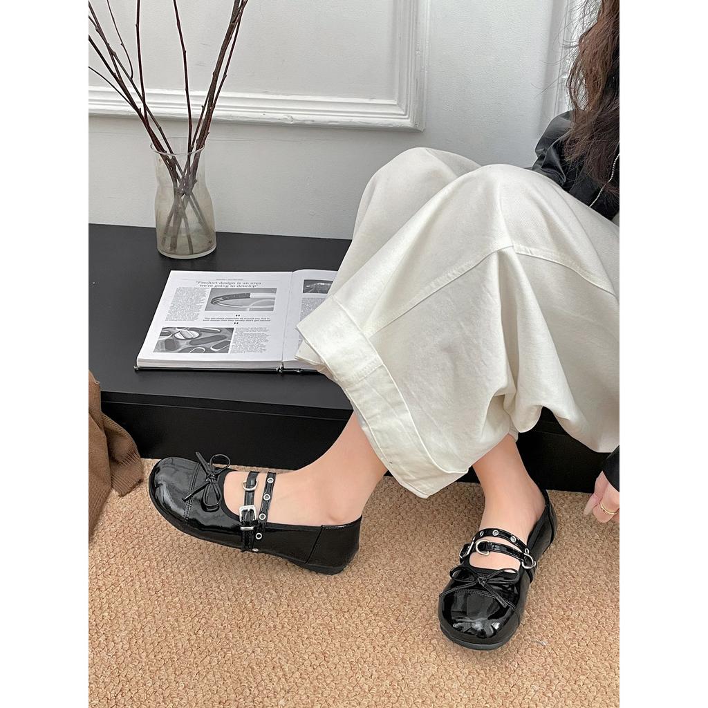 Red flat-soled light-mouth single shoes 2026 spring and autumn with skirt versatile soft-soled Mary Jane shoes