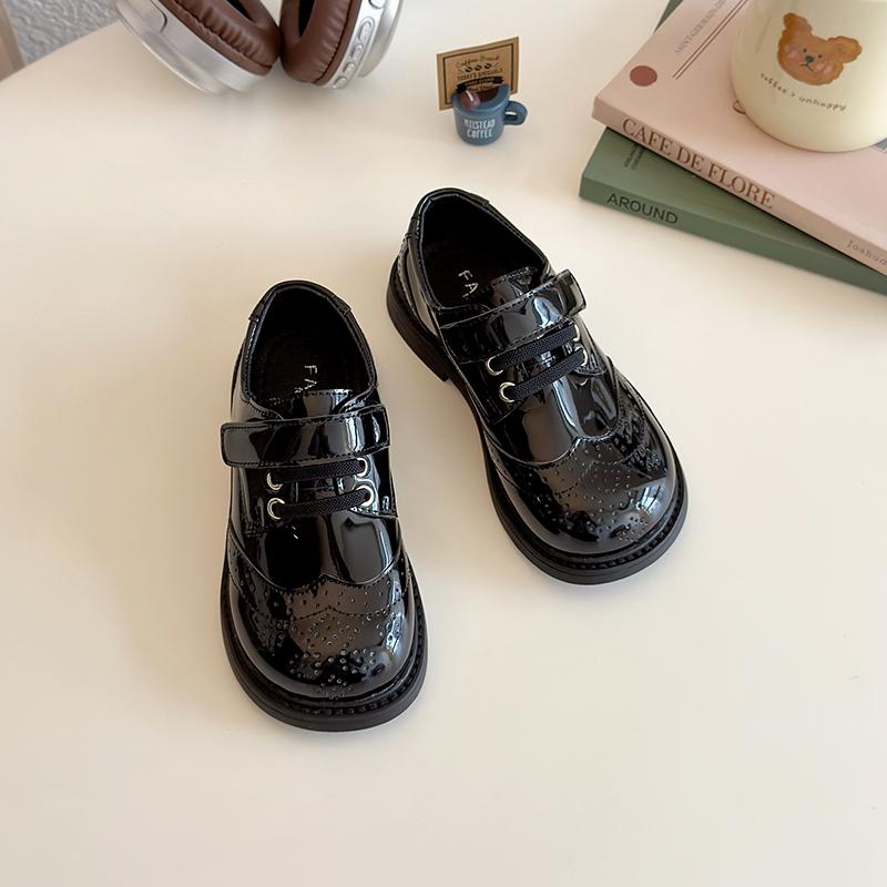 Kids School Uniform Shoes Black Glossy Girls Leather Shoes Retro Hook&loop 2025 New Boys Flat Shoes British Style Soft Sole