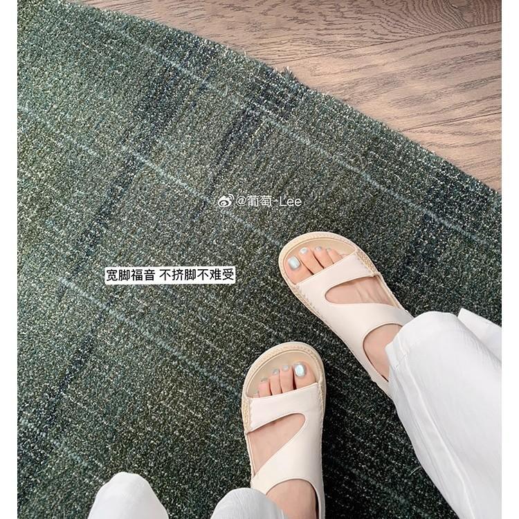 Grape mother same style fashionable casual versatile Roman style one-word buckle with straw sandals round head contrasting color open-toed sandals