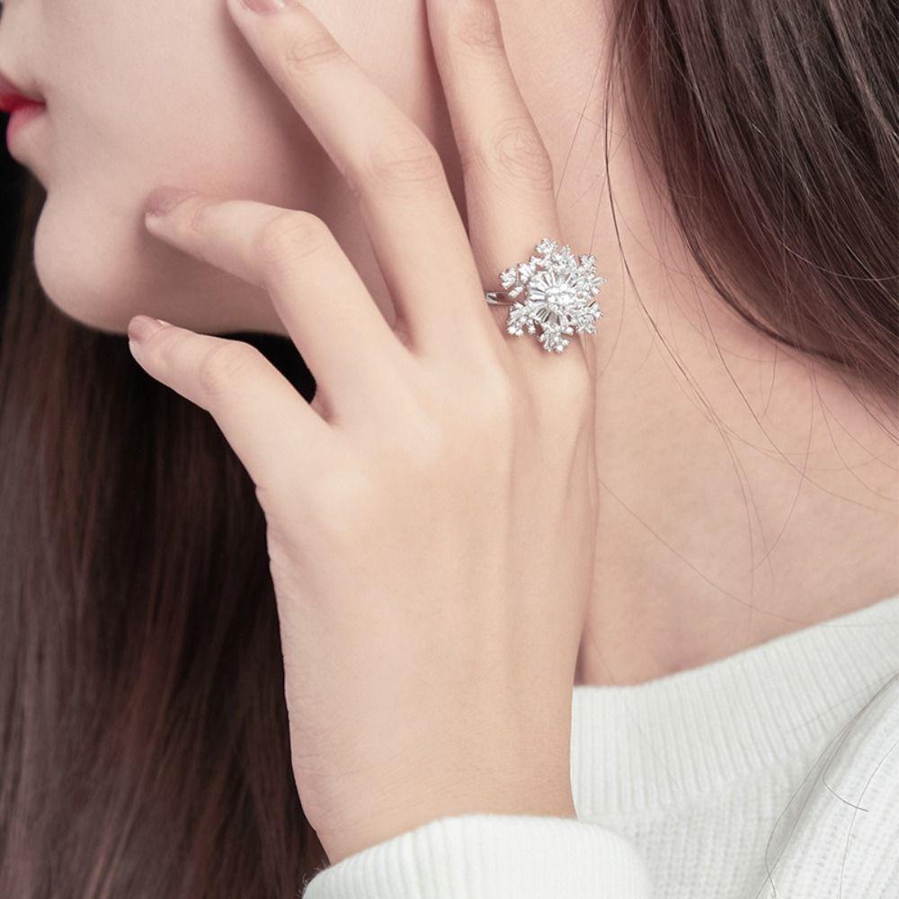 Light Luxury Snowflake Ring Sparkling Zircon Finger Ring Creative Rotatable Snowflower Ring  Party