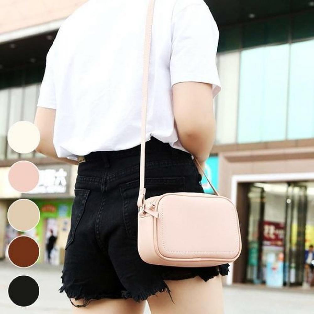 

North Face Crossbody Bag Comfortable Simple Ivory