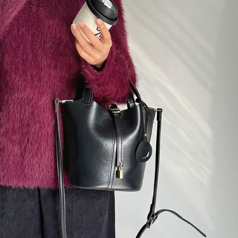 Retro Mutter-Kind-Tasche Damen neue trendige Winter tragbare Eimertasche lässige vielseitige Pendler-Umhängetasche