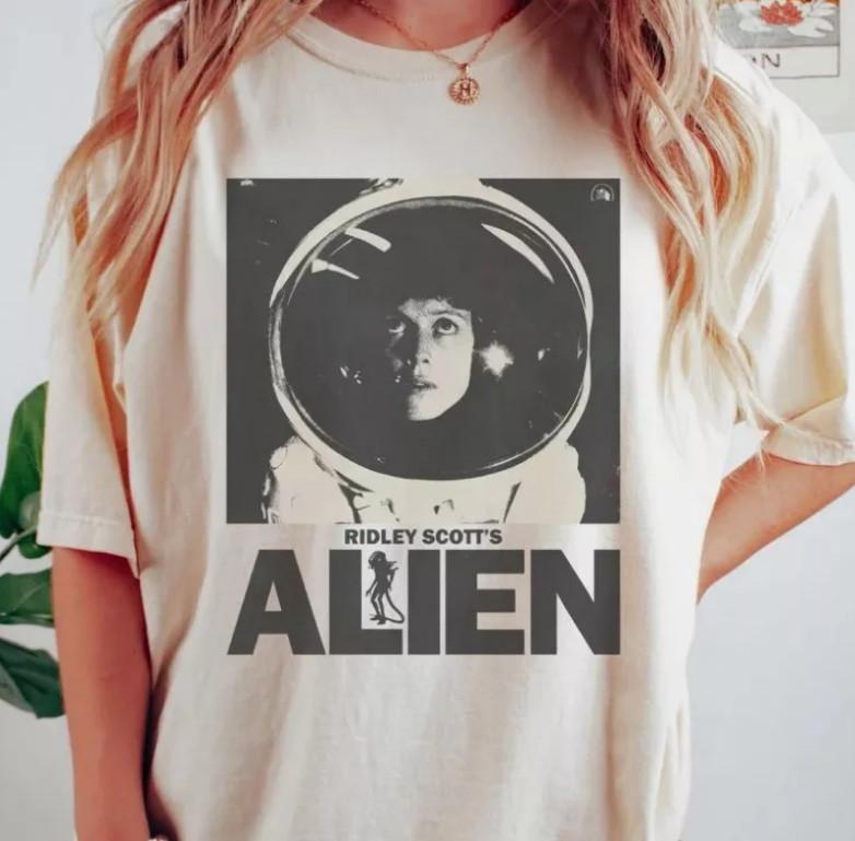 SALE Vintage Alien Movie 1979 Shirt Alien Movie TshirtAlien Movie T shirtAlie Unisex T-Shirt M