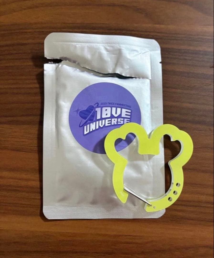 [USED] TWICE Jeongyeon 10ve Universe Pop-Up Carabiner
