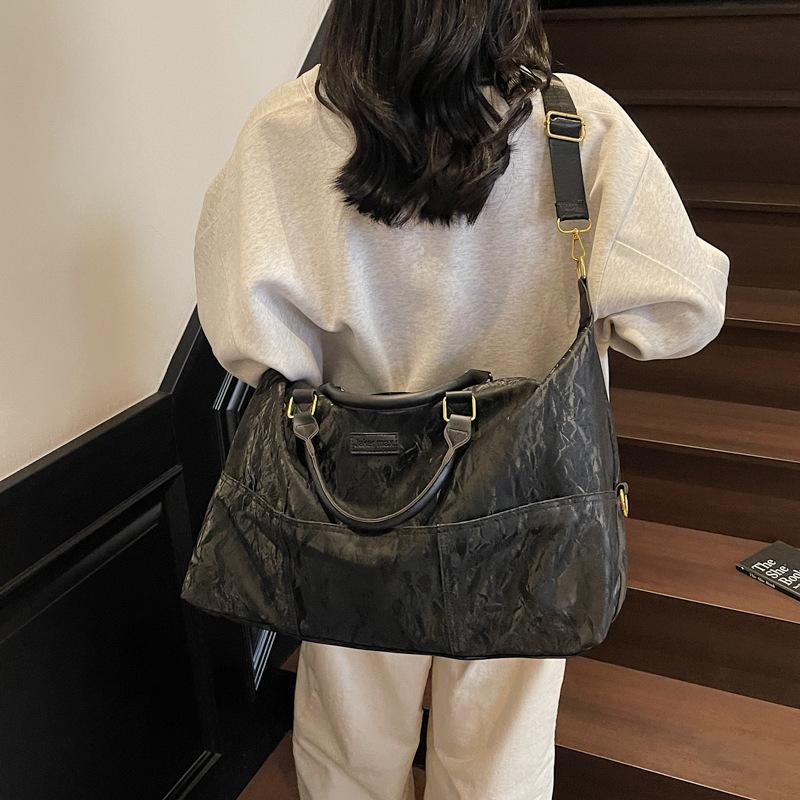 Large capacity travel bag Women's new boarding bag Dry and wet separation Hand luggage bag Short-distance travel bag