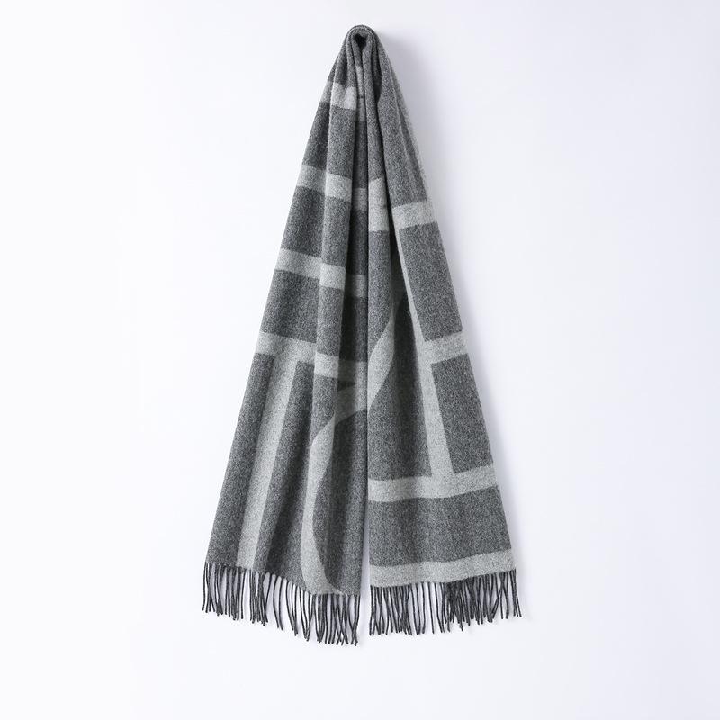 Nordic Niche Women's Geometric Jacquard Pure Wool Scarf - Autumn/Winter Thick Warm Shawl for Couples