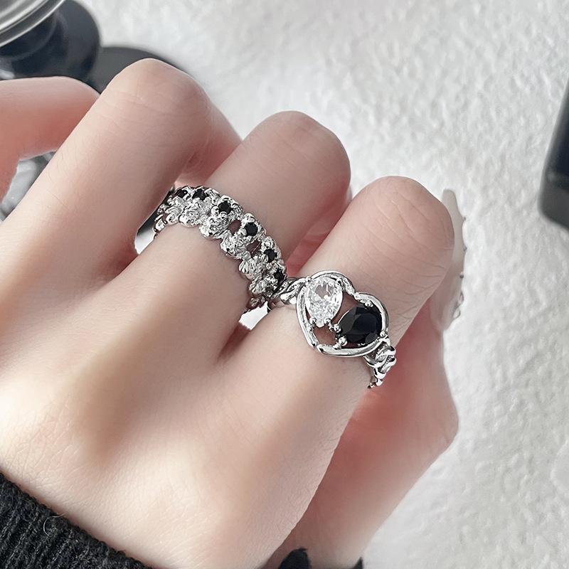 Bi Xiong Ring Niche Design Cold Wind Premium Y2K Sweet And Cool Index Finger Opening Black And White Love Twist Chain Female