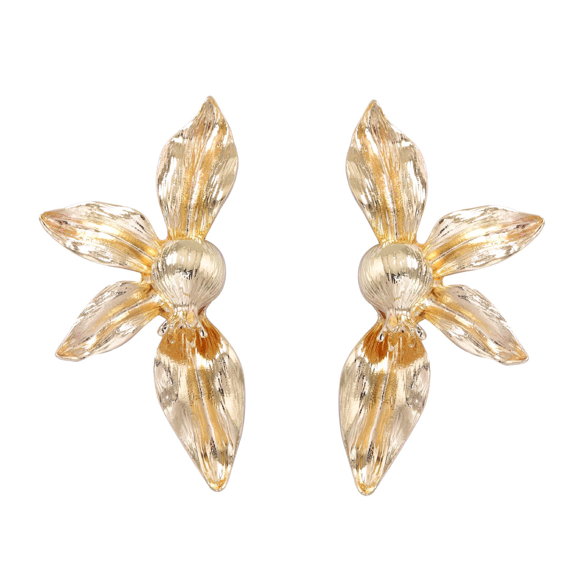

DIGADAGU Alloy Texture Petal Geometric Stud Earrings New Simple Exaggerated Earrings Women Party Zircon Accessories ZAA золотистий
